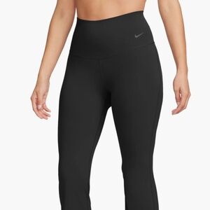 Nike l Black Flare Yoga Pants l Black l Size XS